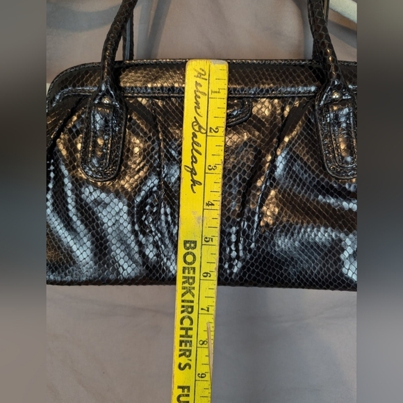 Banana Republic footed shoulder purse in black snakeskin design - Picture 3 of 11